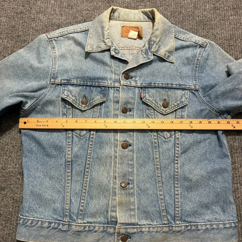 Vintage‎ Levis Mens Denim Trucker Jacket Size 44 Button Front USA Leather Patch